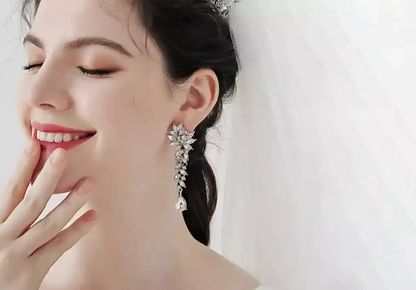 Earrings for Bride on Wedding Day Crystal Bridal Earrings